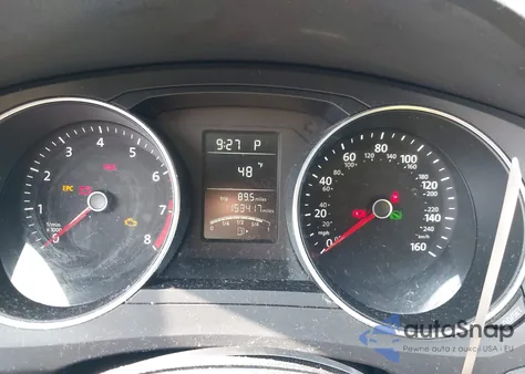 2015 Volkswagen Jetta 2.0L S z USA, uszkodzony, nr VIN 3VW2K7AJ5FM346633